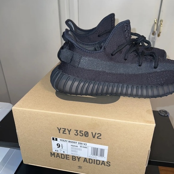 Adidas Yeezy Boost 350 V2 Mens Style : Hq4540